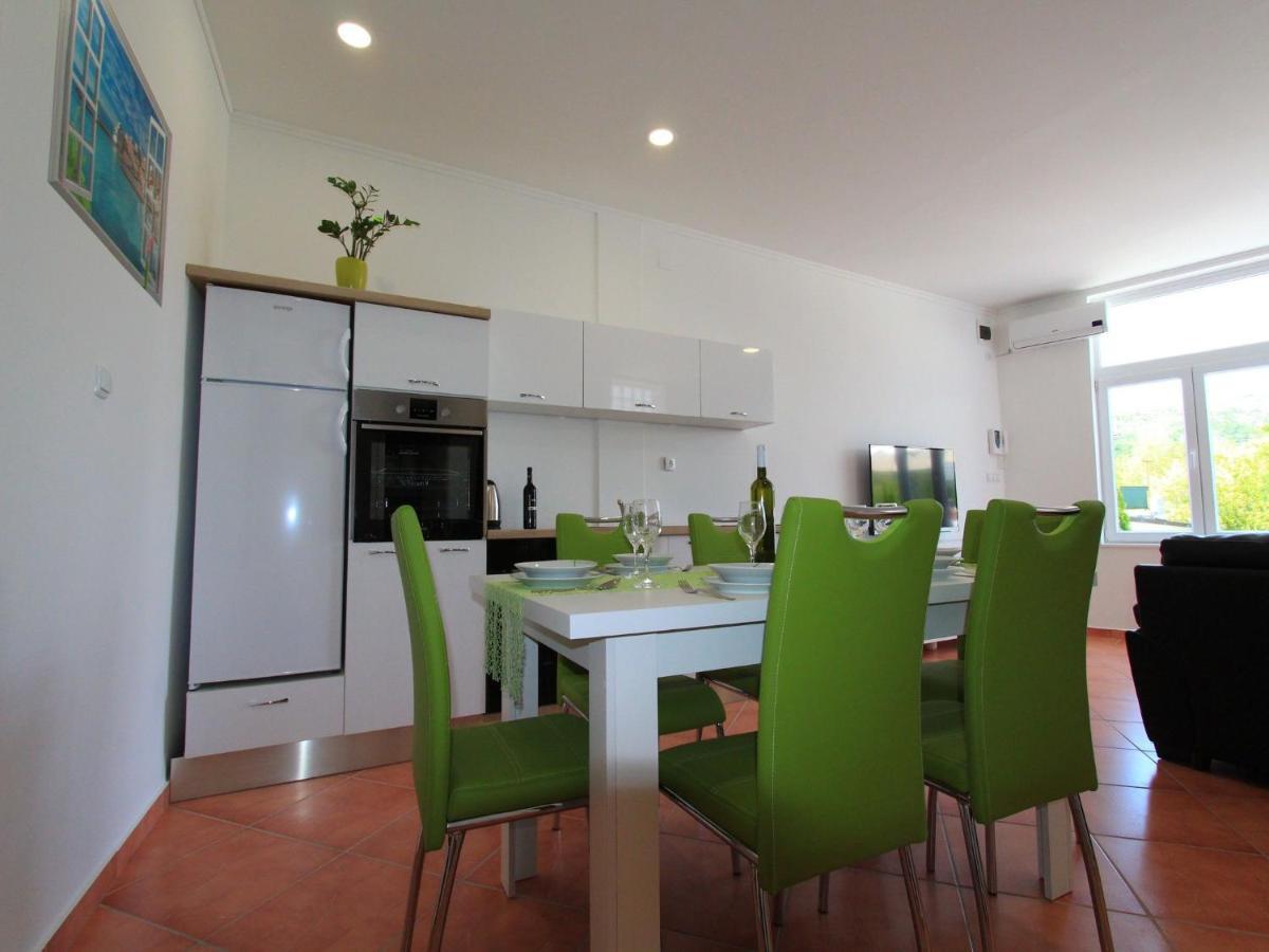 Apartments Nero Novi Vinodolski Ngoại thất bức ảnh