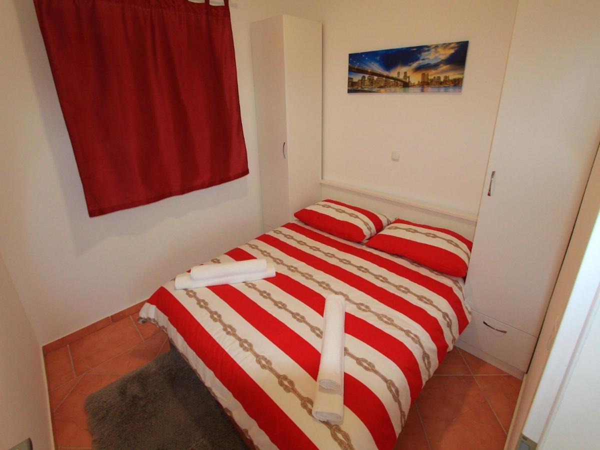 Apartments Nero Novi Vinodolski Ngoại thất bức ảnh