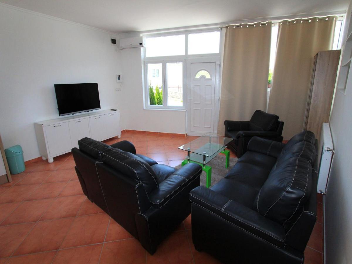 Apartments Nero Novi Vinodolski Ngoại thất bức ảnh