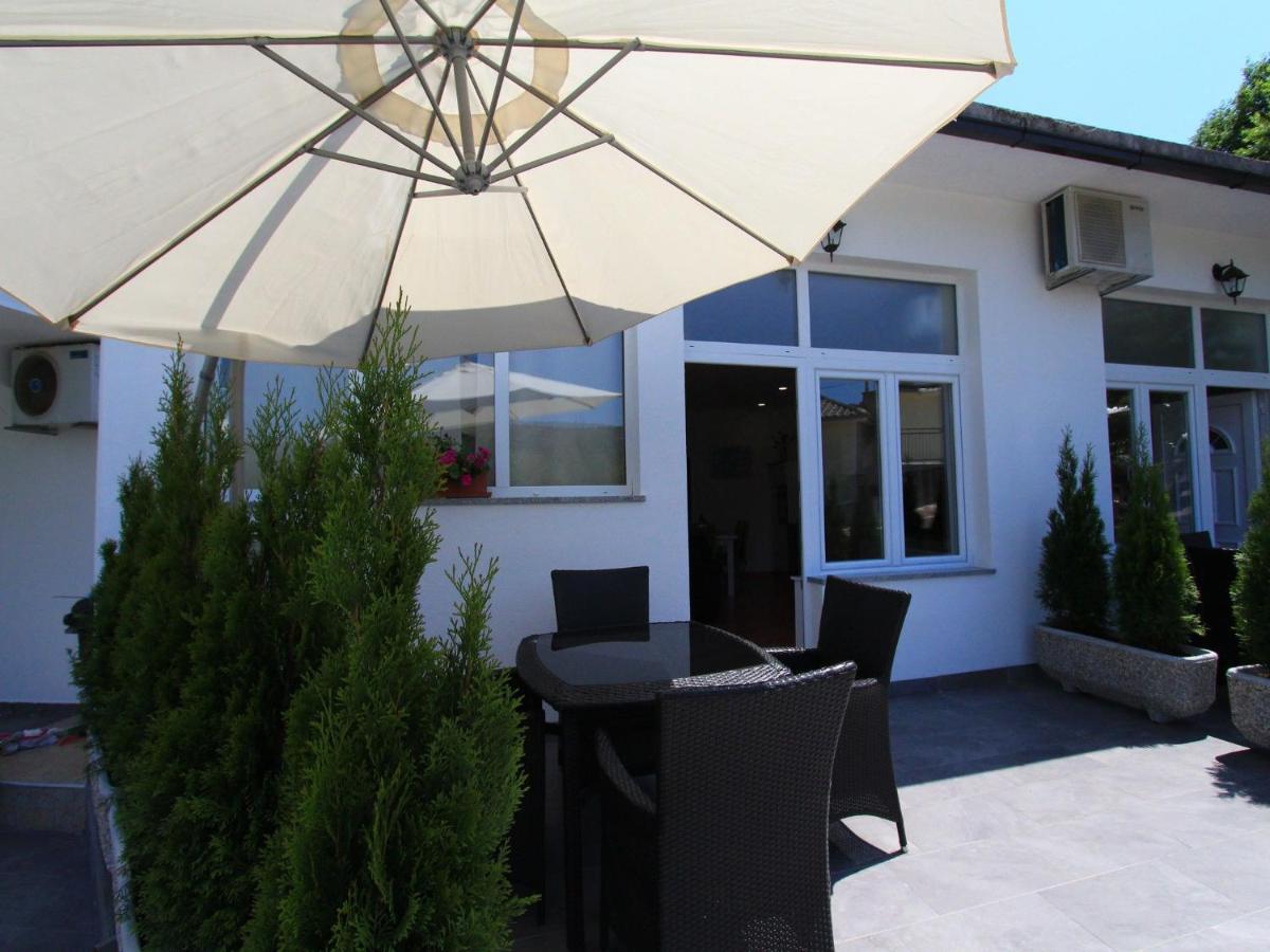 Apartments Nero Novi Vinodolski Ngoại thất bức ảnh