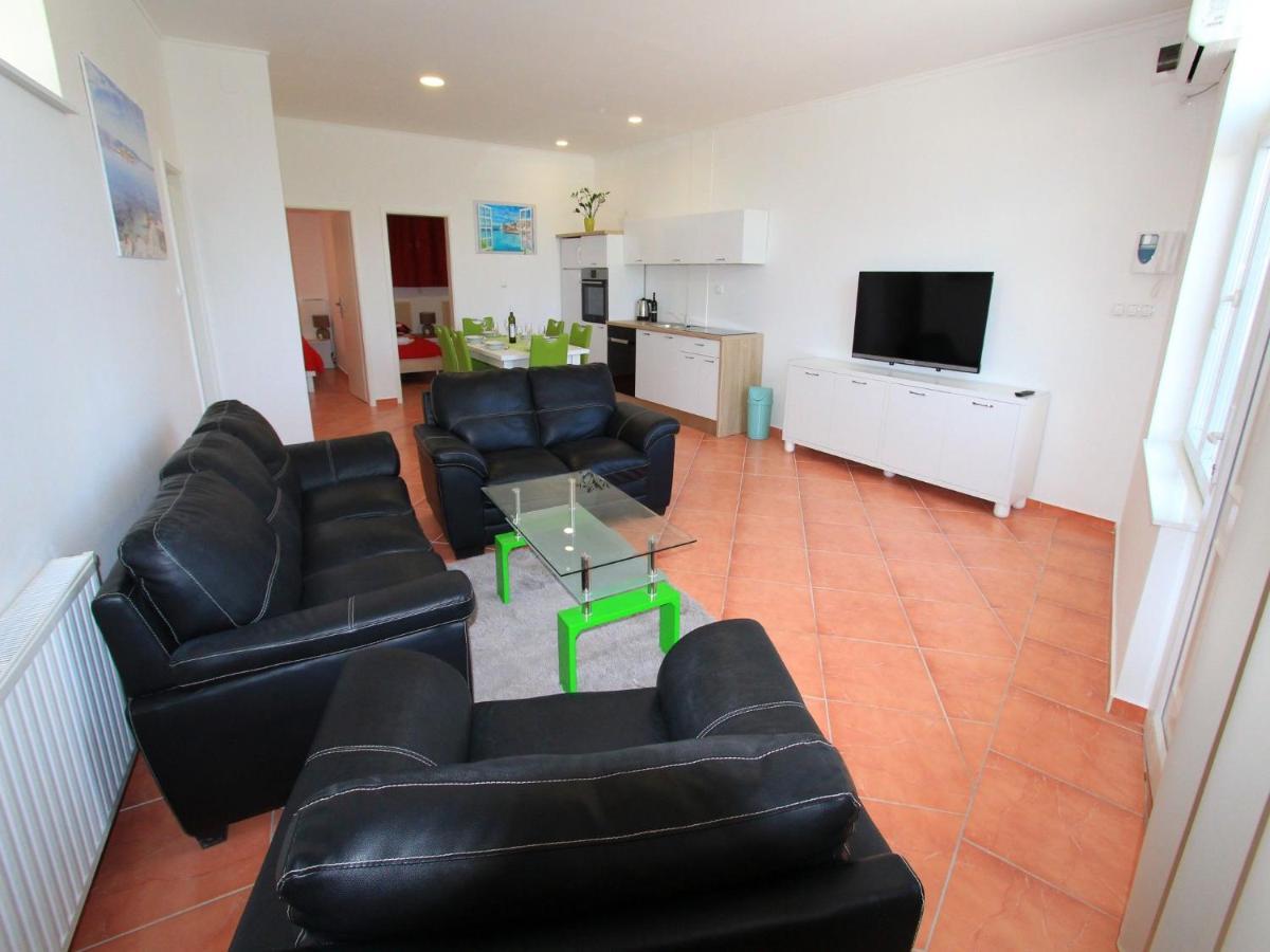 Apartments Nero Novi Vinodolski Ngoại thất bức ảnh